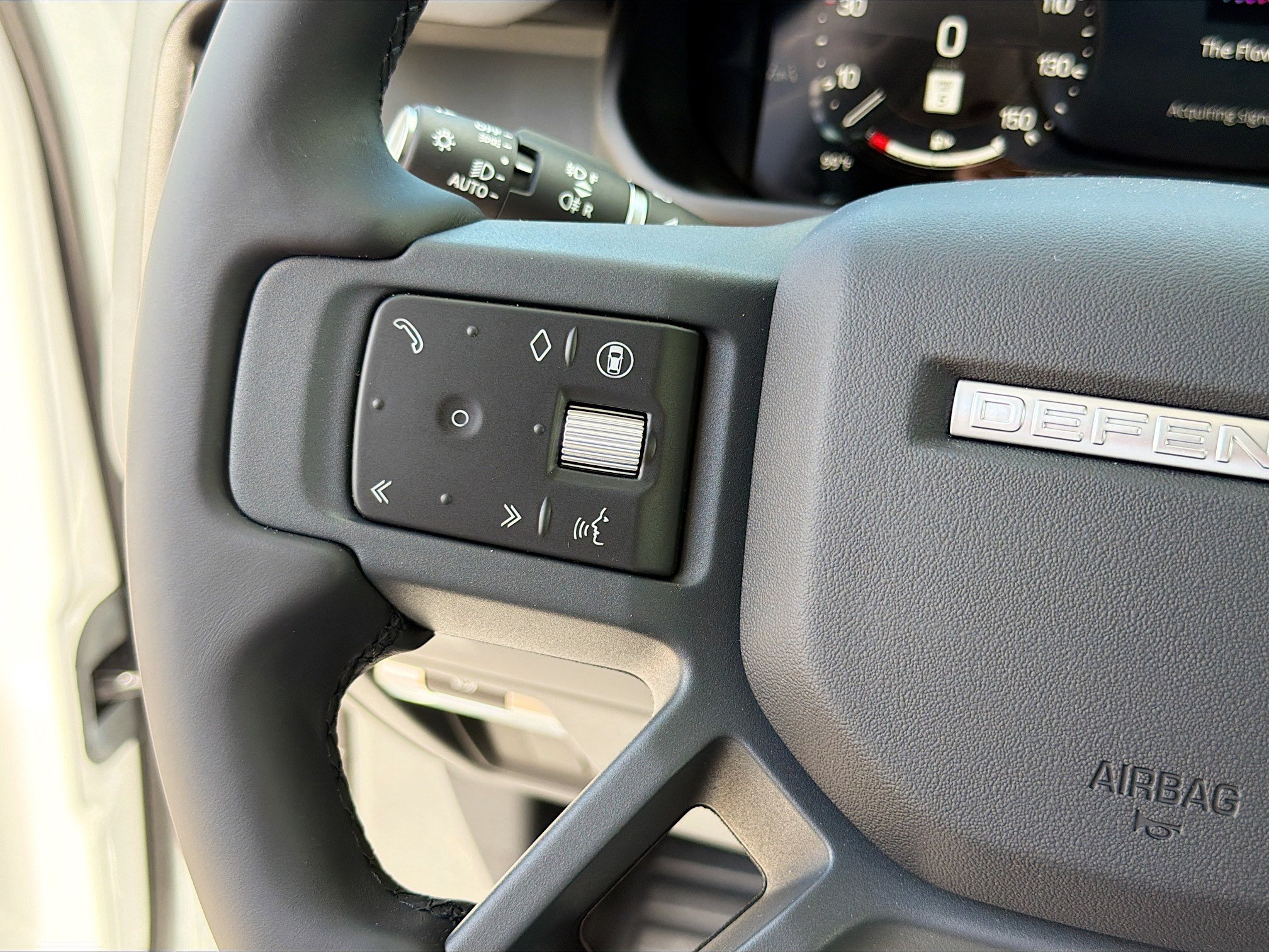 New 2026 Land Rover Defender 130 X-Dynamic SE AWD/4WD image 39