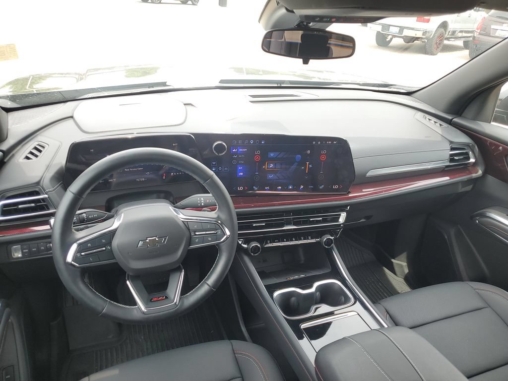 Used 2024 Chevrolet Traverse Z71 w/ LPO, Floor Liner Package AWD/4WD image 31