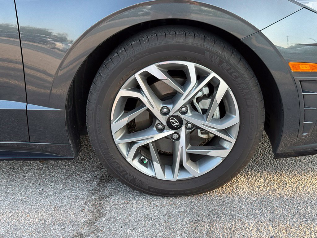 Certified 2023 Hyundai Sonata SEL w/ Preferred Accessory Package FWD image 9