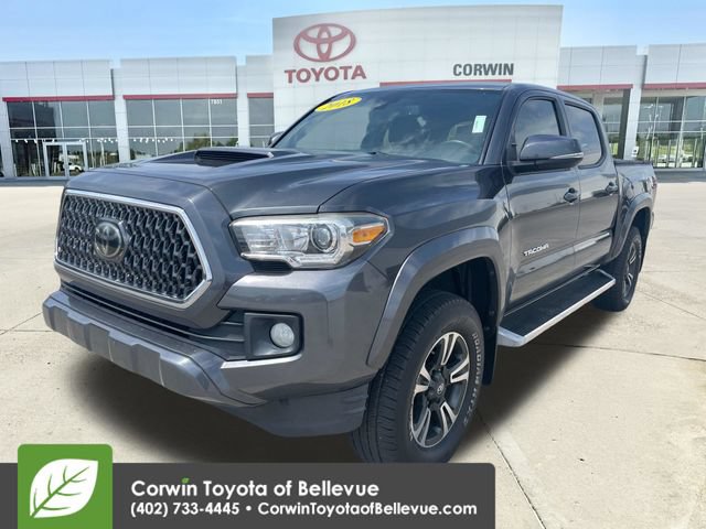 Used 2018 Toyota Tacoma TRD Sport AWD/4WD image 7