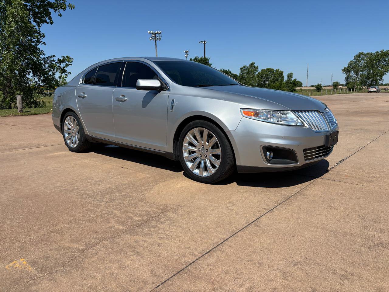 Used 2012 Lincoln MKS AWD image 28