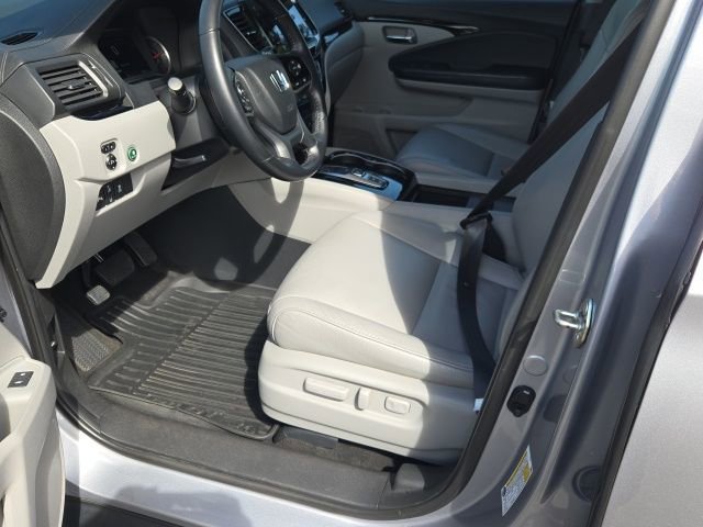 Used 2019 Honda Pilot Touring image 12