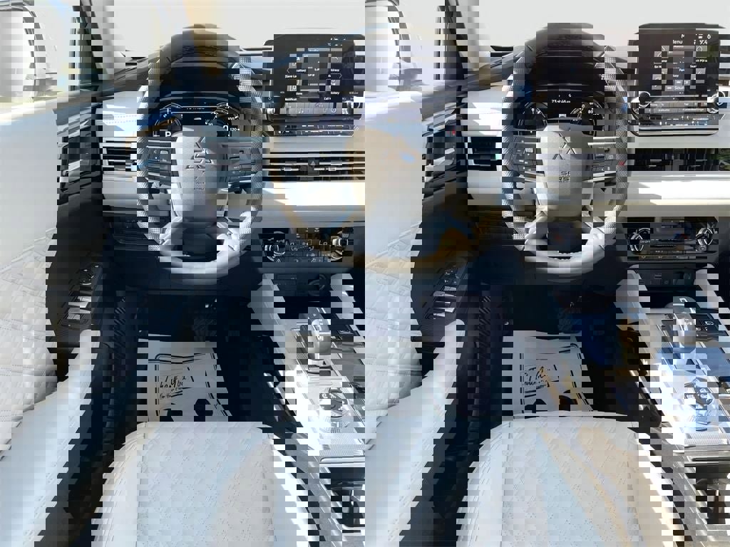 New 2025 Mitsubishi Outlander SEL image 28