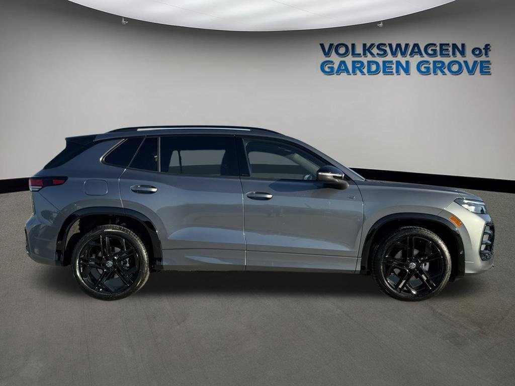 New 2026 Volkswagen Tiguan SE R-Line image 8