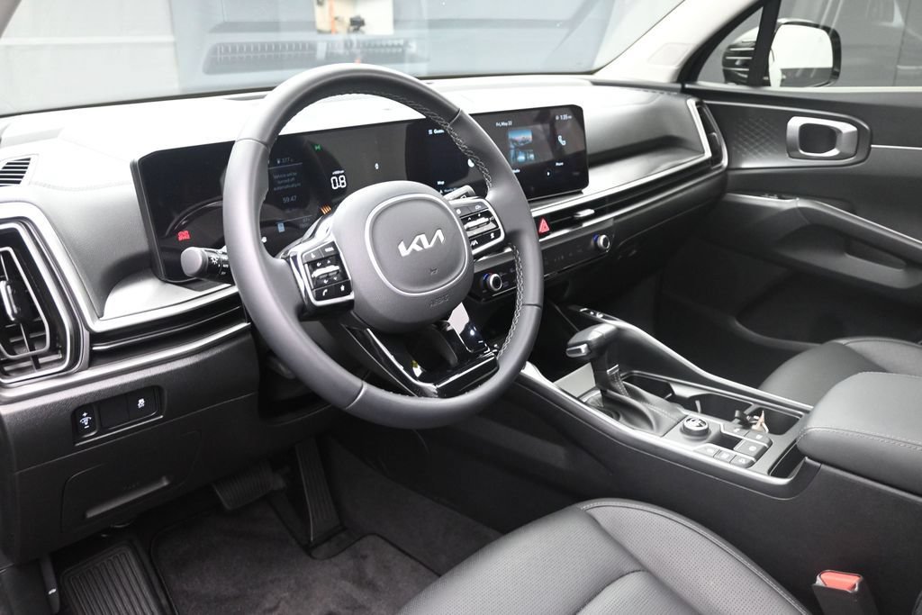 Used 2025 Kia Sorento S w/ Panoramic Sunroof Package FWD image 17