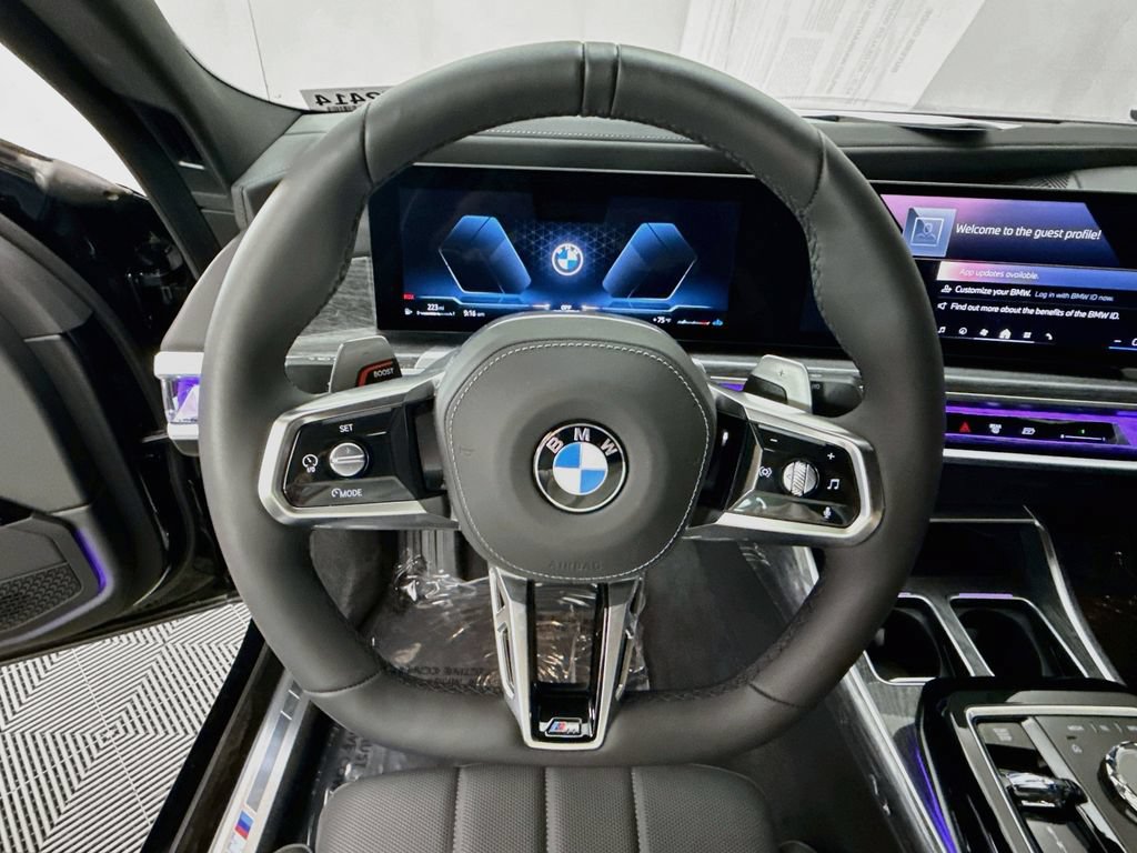 Used 2025 BMW 760i xDrive AWD/4WD image 11
