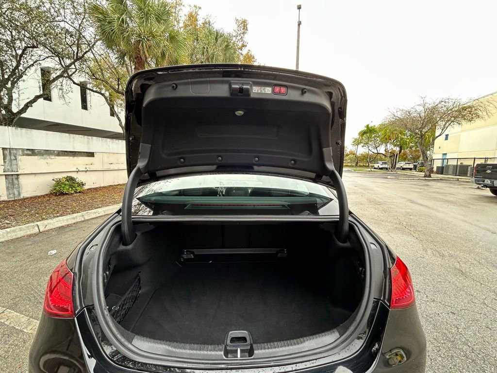 Used 2025 Mercedes-Benz C 300 4MATIC Sedan image 44