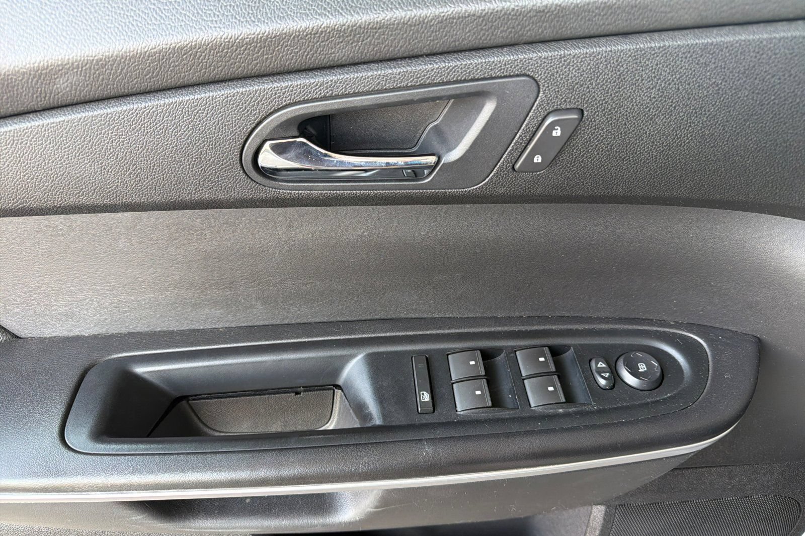 Used 2009 GMC Acadia SLT w/ Visibility Package FWD image 10