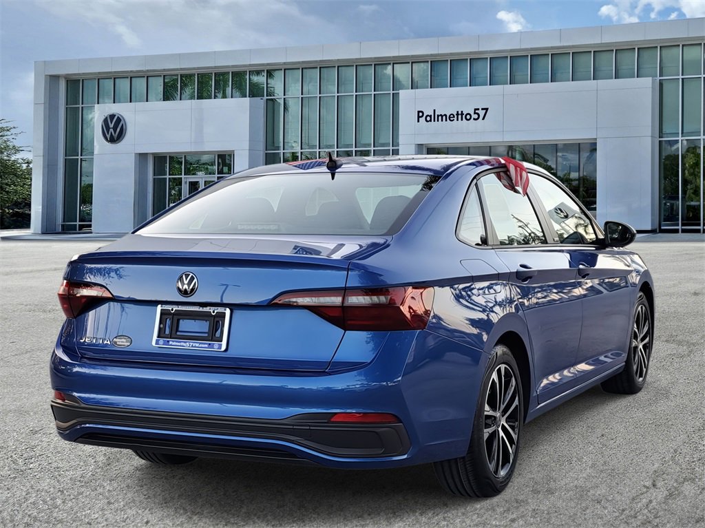Used 2023 Volkswagen Jetta Sport image 4