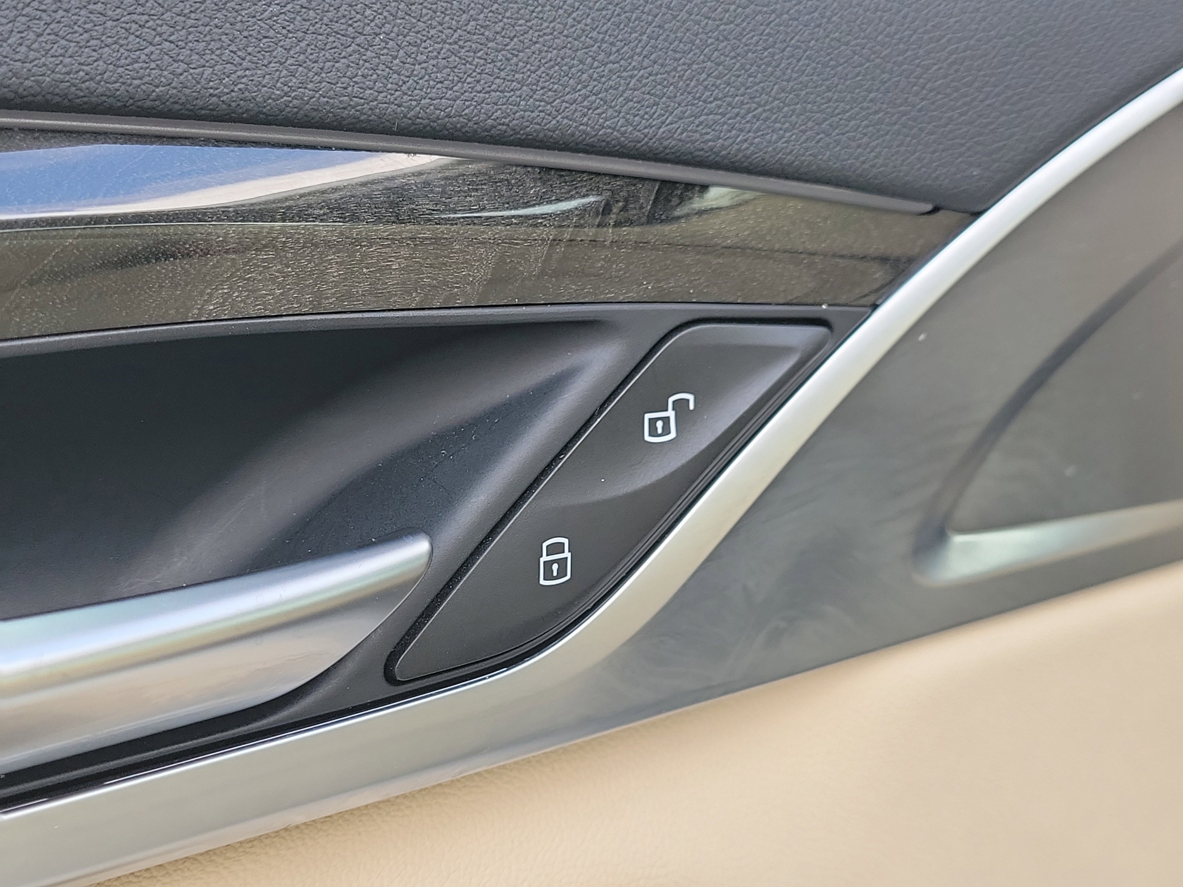 Used 2022 BMW 540i w/ Premium Package image 19