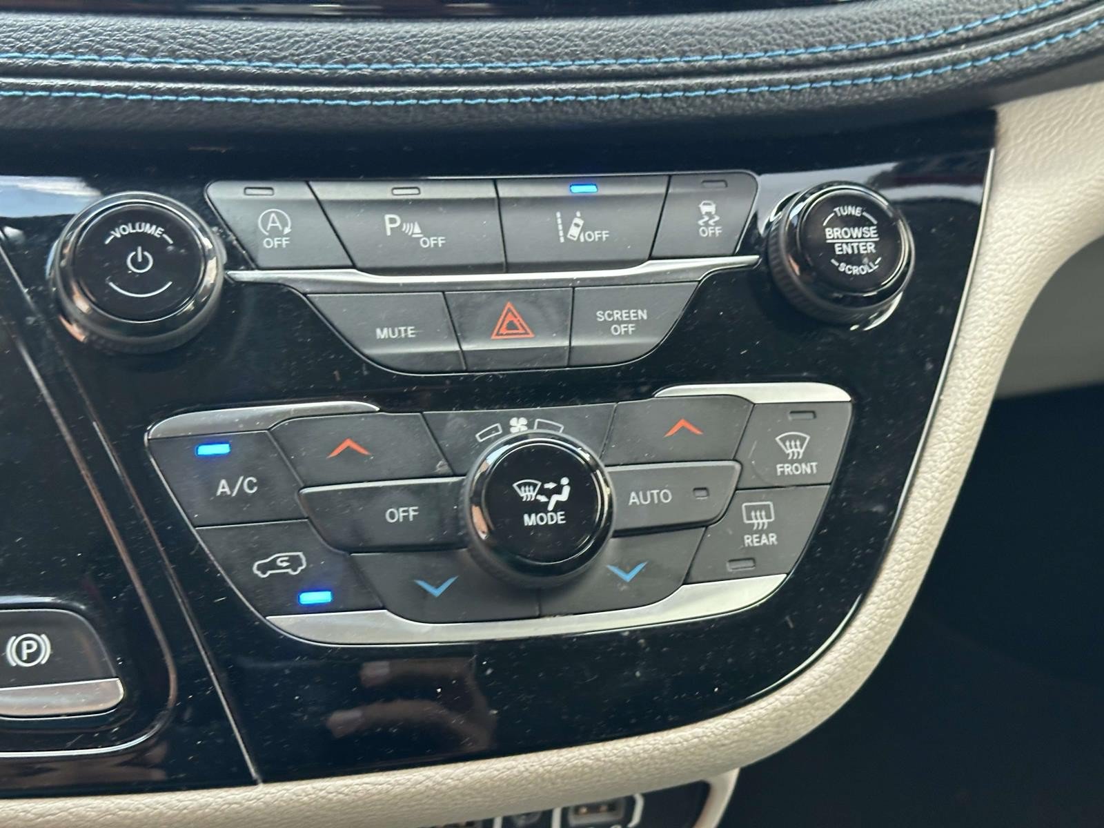 Certified 2021 Chrysler Pacifica Touring-L FWD image 23
