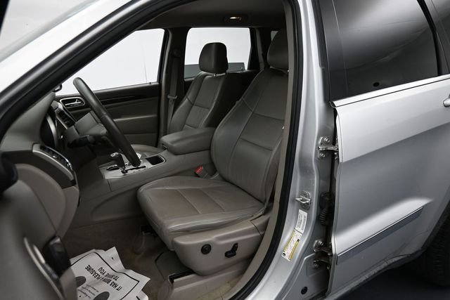 Used 2011 Jeep Grand Cherokee Laredo RWD image 11