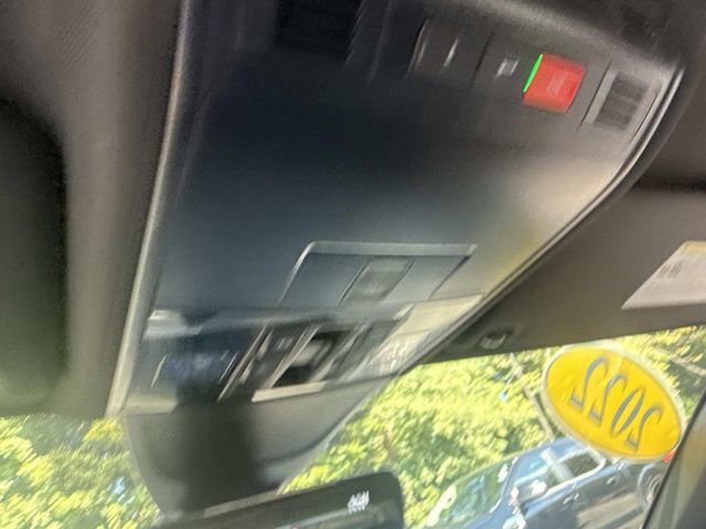 Used 2022 Volkswagen Tiguan SE R-Line image 29