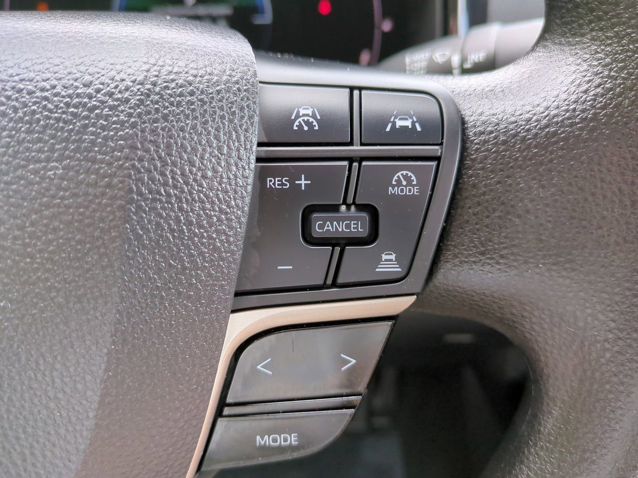 Used 2025 Toyota Camry LE w/ Convenience Package FWD image 23