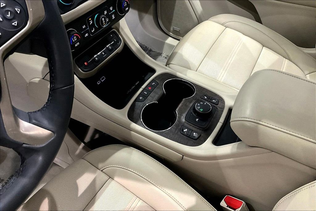 Used 2023 GMC Acadia Denali w/ Denali Ultimate Package AWD/4WD image 18