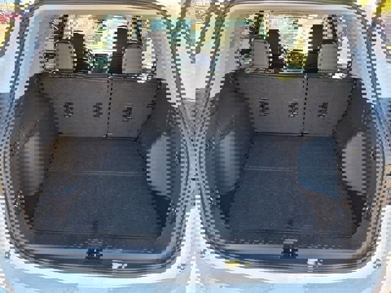 Used 2024 GMC Terrain SLT image 24