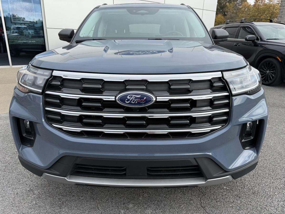 Used 2025 Ford Explorer Active w/ Active Comfort Package image 8