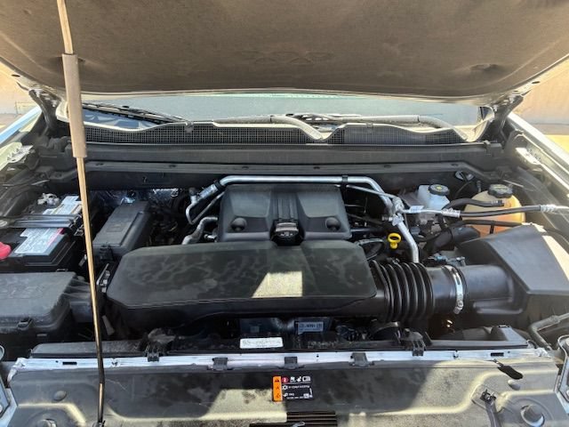 Used 2024 Chevrolet Colorado ZR2 w/ Safety Package AWD/4WD image 6
