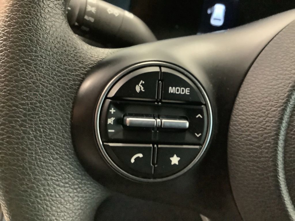 Certified 2025 Kia Soul LX w/ LX Technology Package FWD image 20