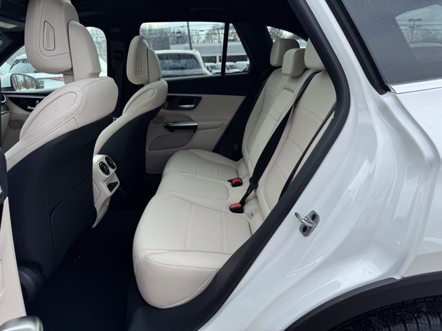 Used 2026 Mercedes-Benz GLC 300 4MATIC image 13