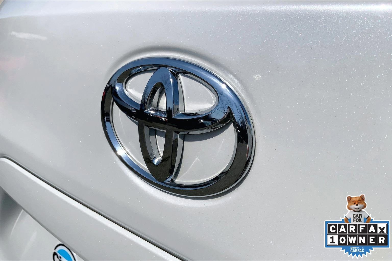 Used 2023 Toyota Corolla Cross XLE w/ Convenience Package image 31