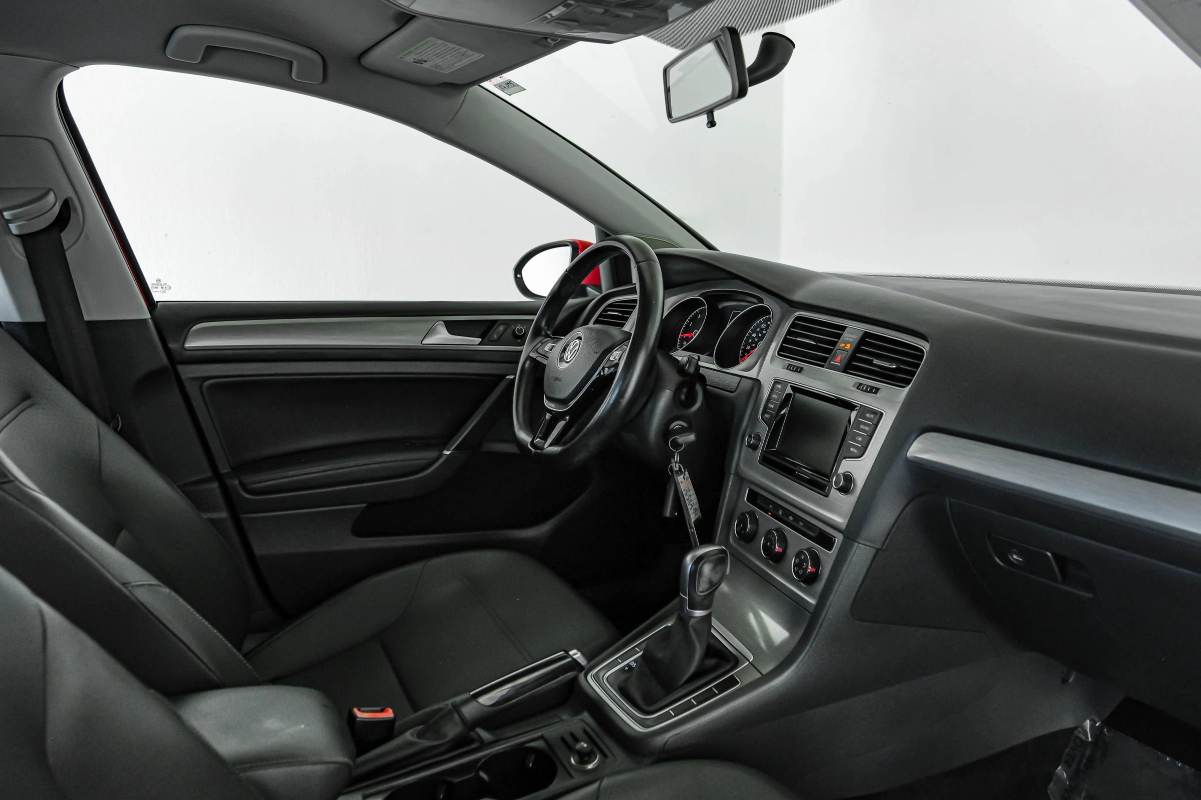 Used 2015 Volkswagen Golf SE image 20