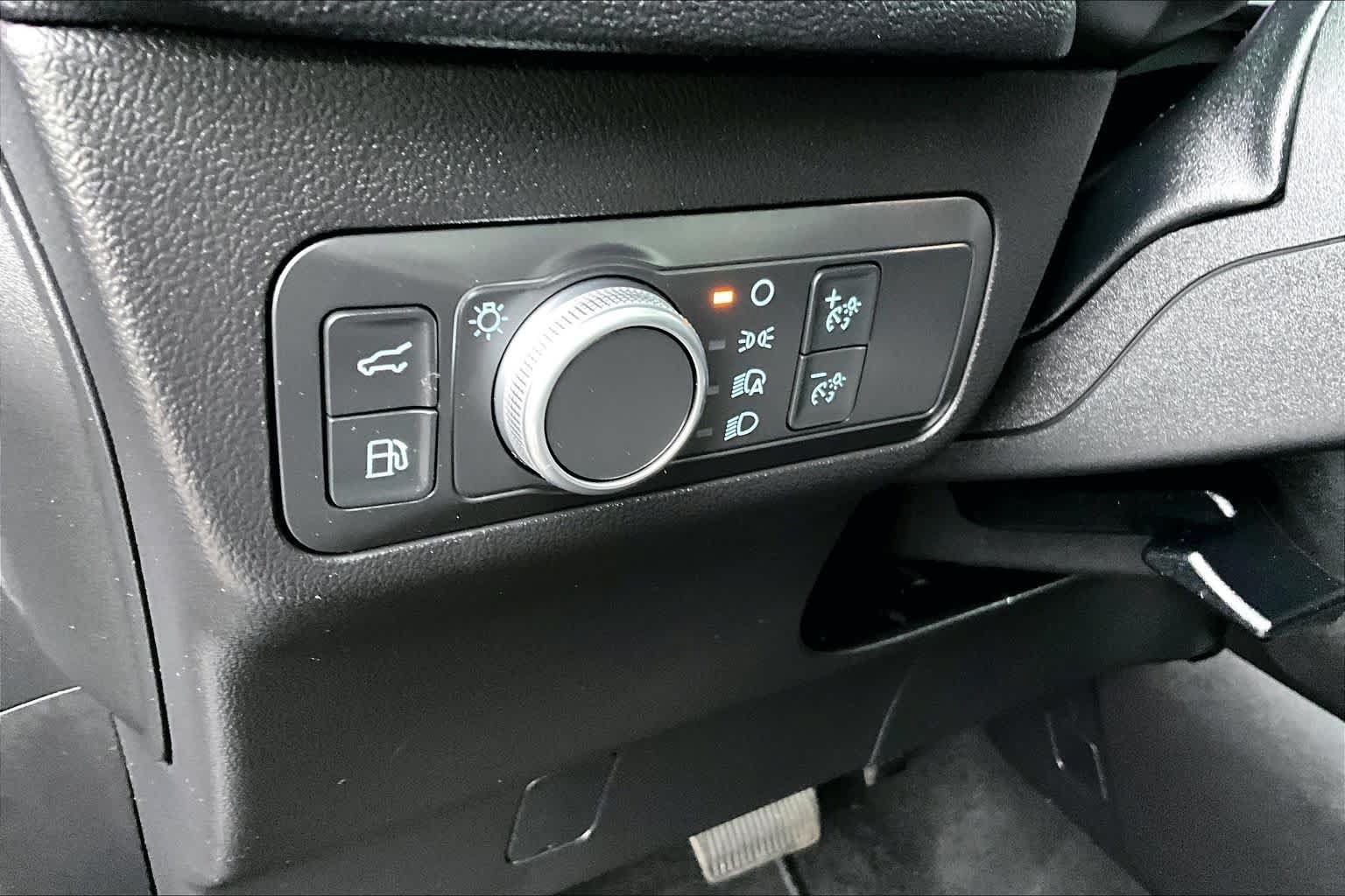 Used 2021 Ford Escape SE w/ SE Sport Appearance Package AWD/4WD image 33
