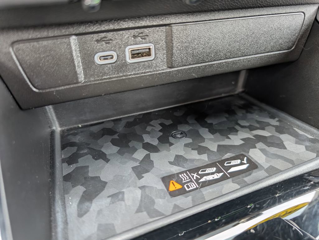 Used 2024 GMC Canyon Denali image 23