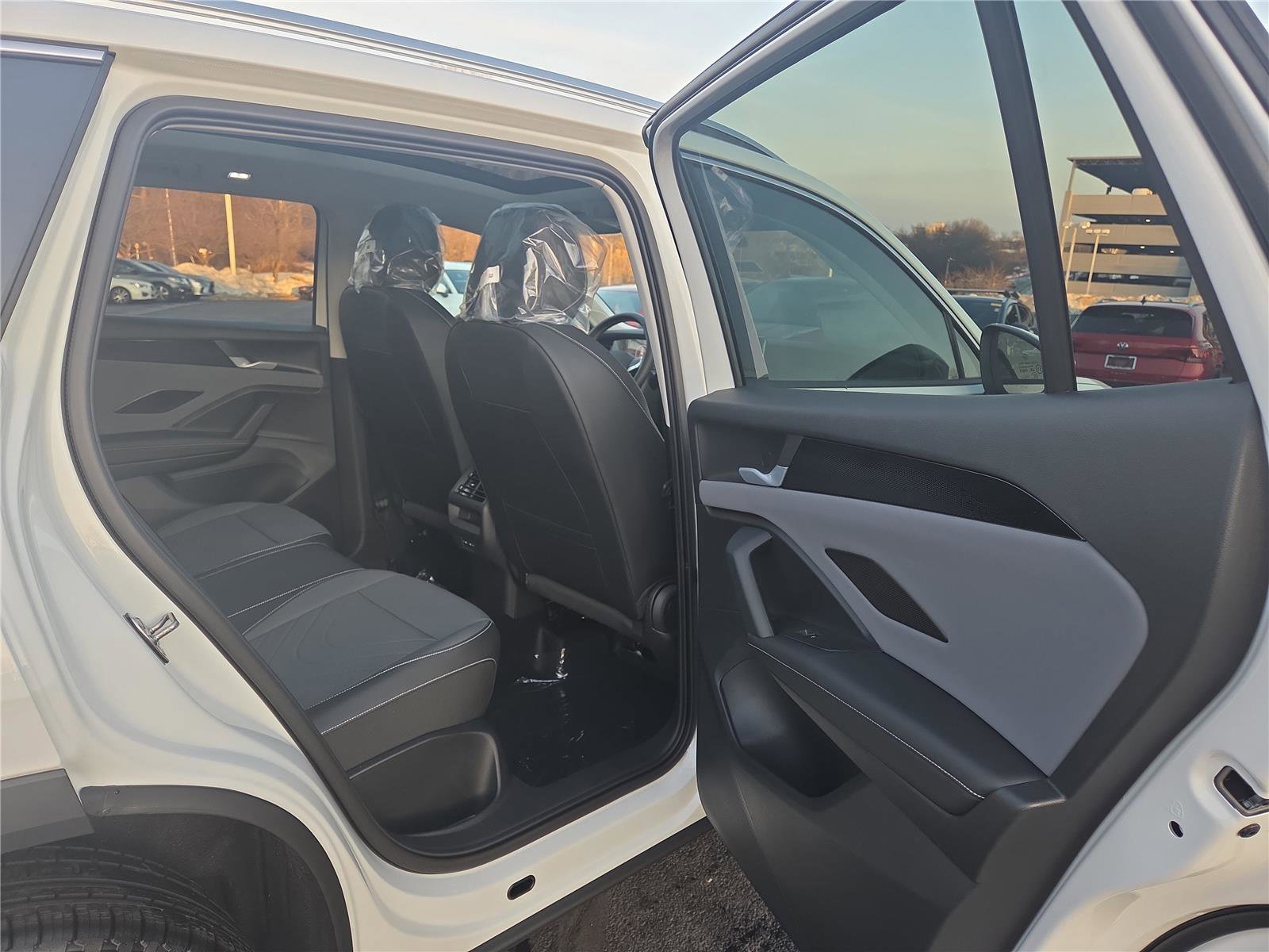 New 2026 Volkswagen Tiguan SE image 29