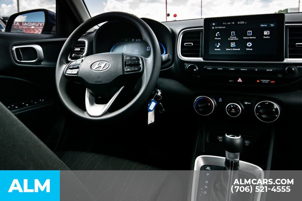 Certified 2025 Hyundai Venue SE image 24