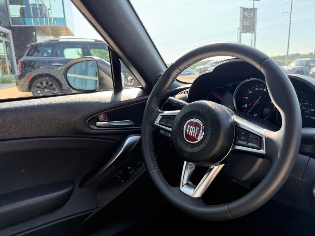 Used 2020 FIAT 124 Spider Lusso w/ Convenience Group RWD image 13