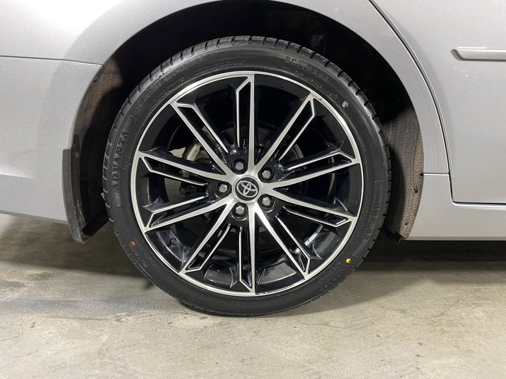 Used 2022 Toyota Avalon Touring image 35