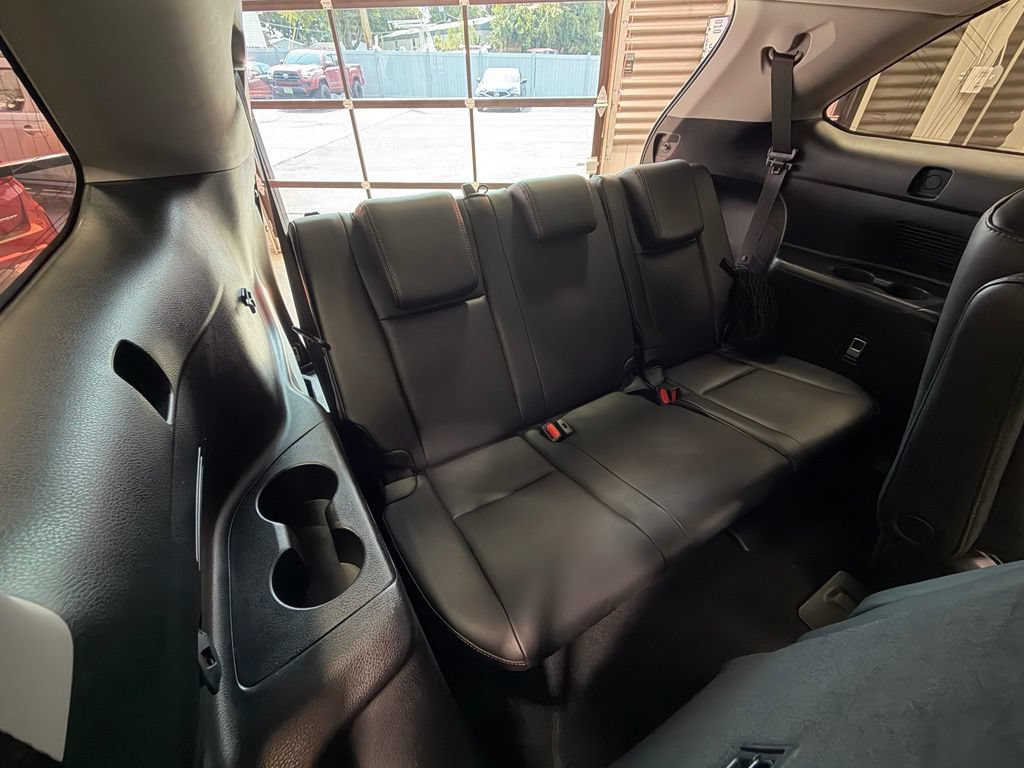Used 2017 Toyota Highlander Limited AWD/4WD image 6