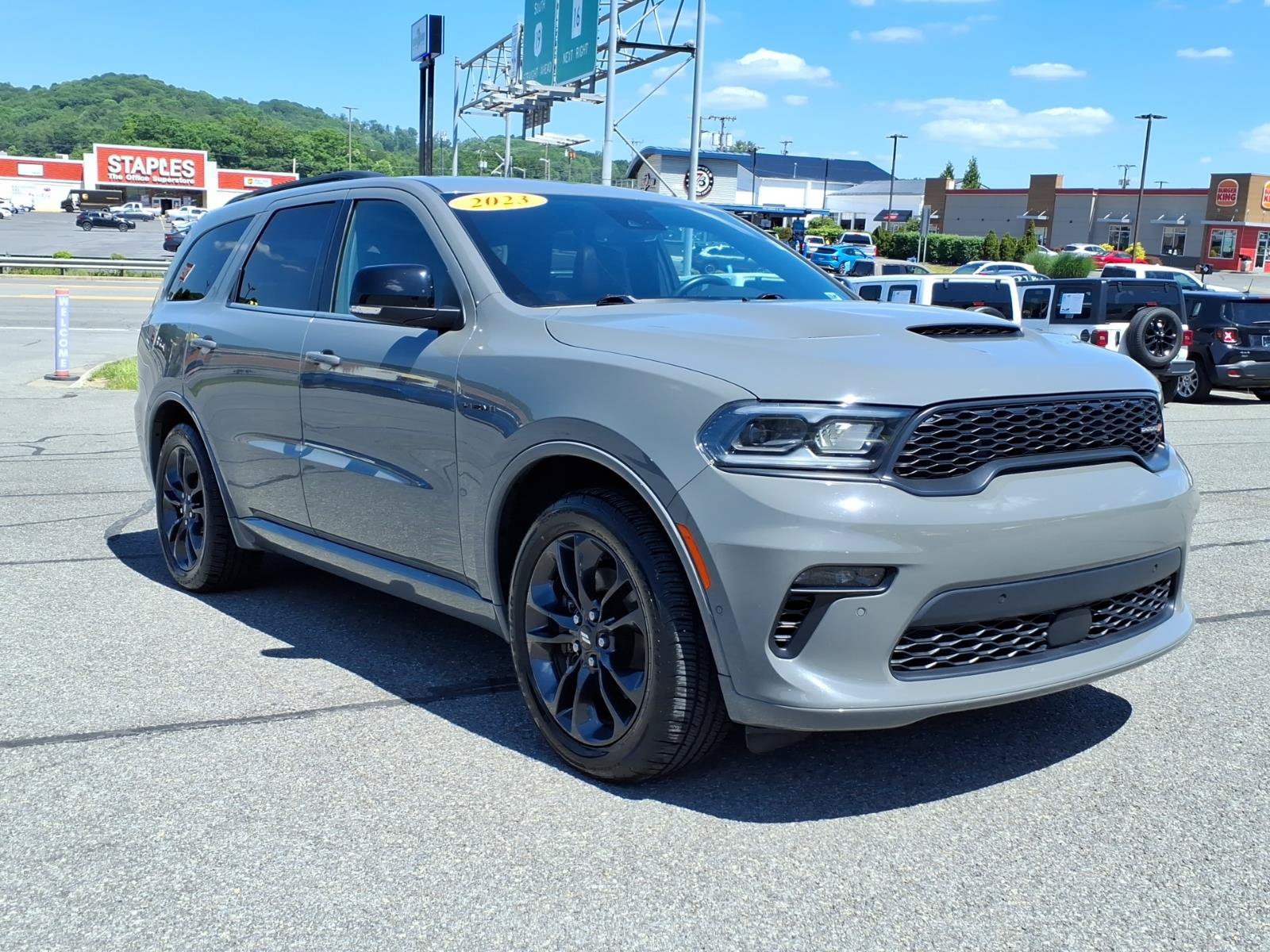 Used 2023 Dodge Durango R/T AWD/4WD image 9