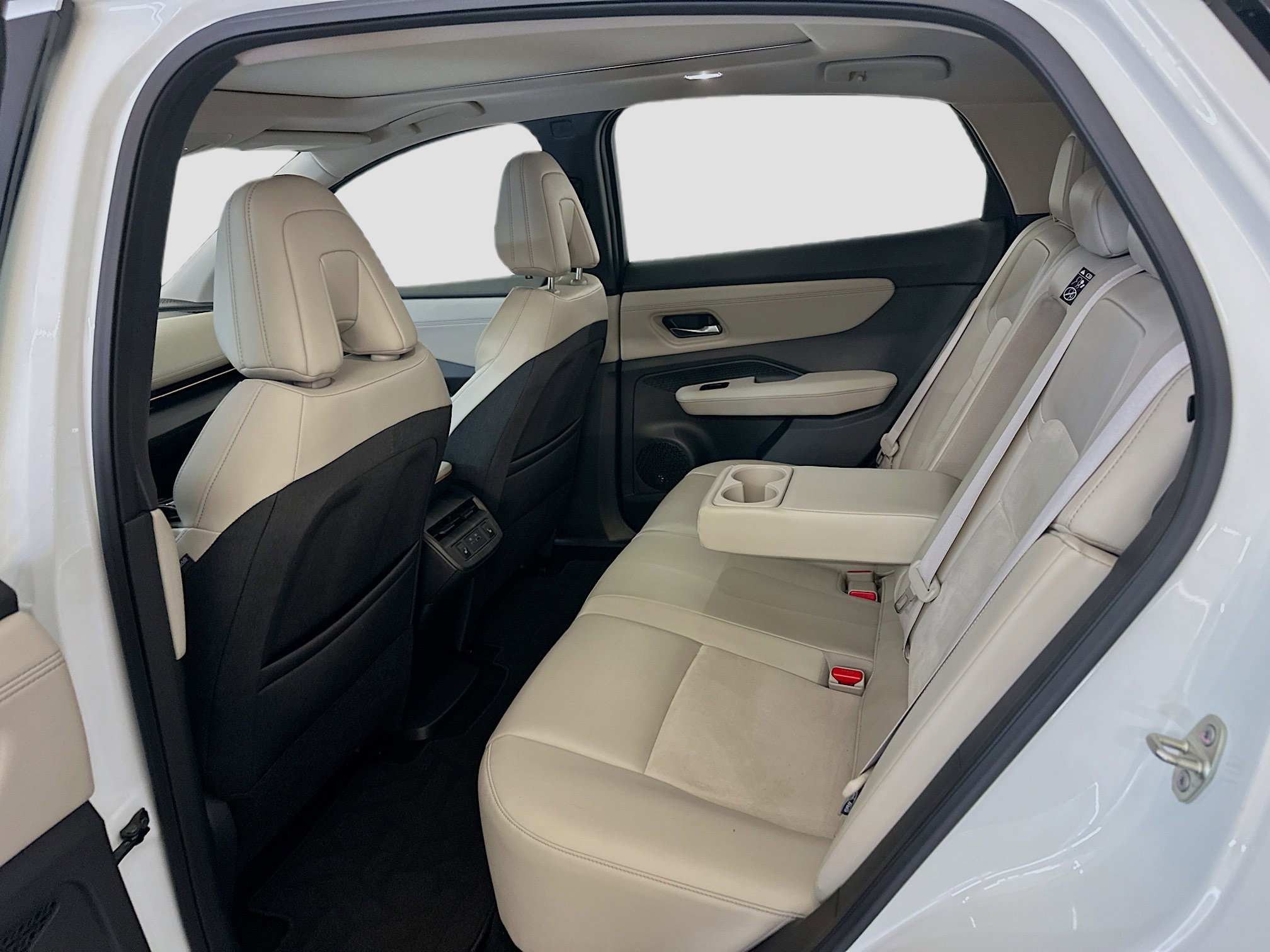 Used 2023 Nissan Ariya EVOLVE+ image 30