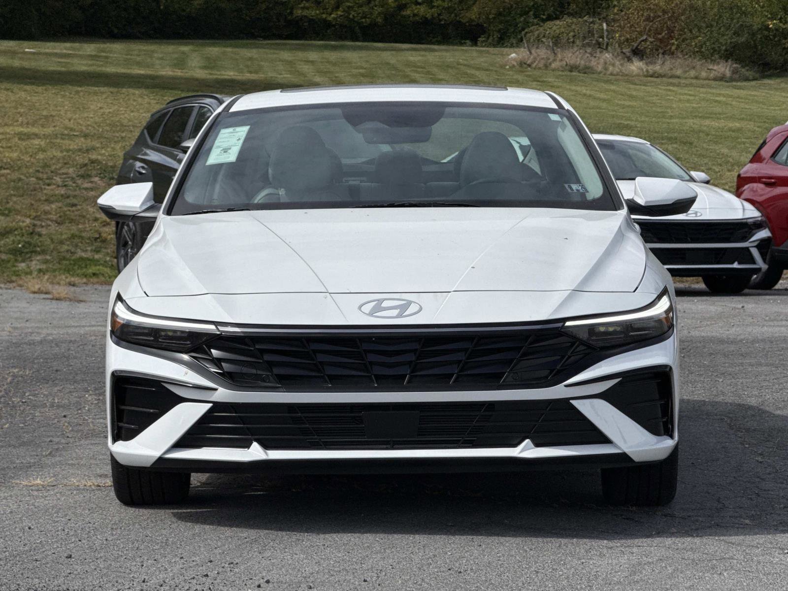 New 2025 Hyundai Elantra Limited image 17