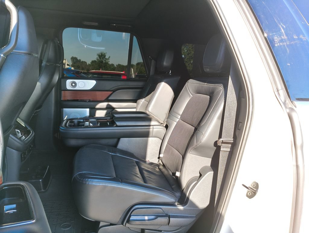 Used 2024 Lincoln Navigator L Reserve w/ Equipment Group 201A AWD/4WD image 14