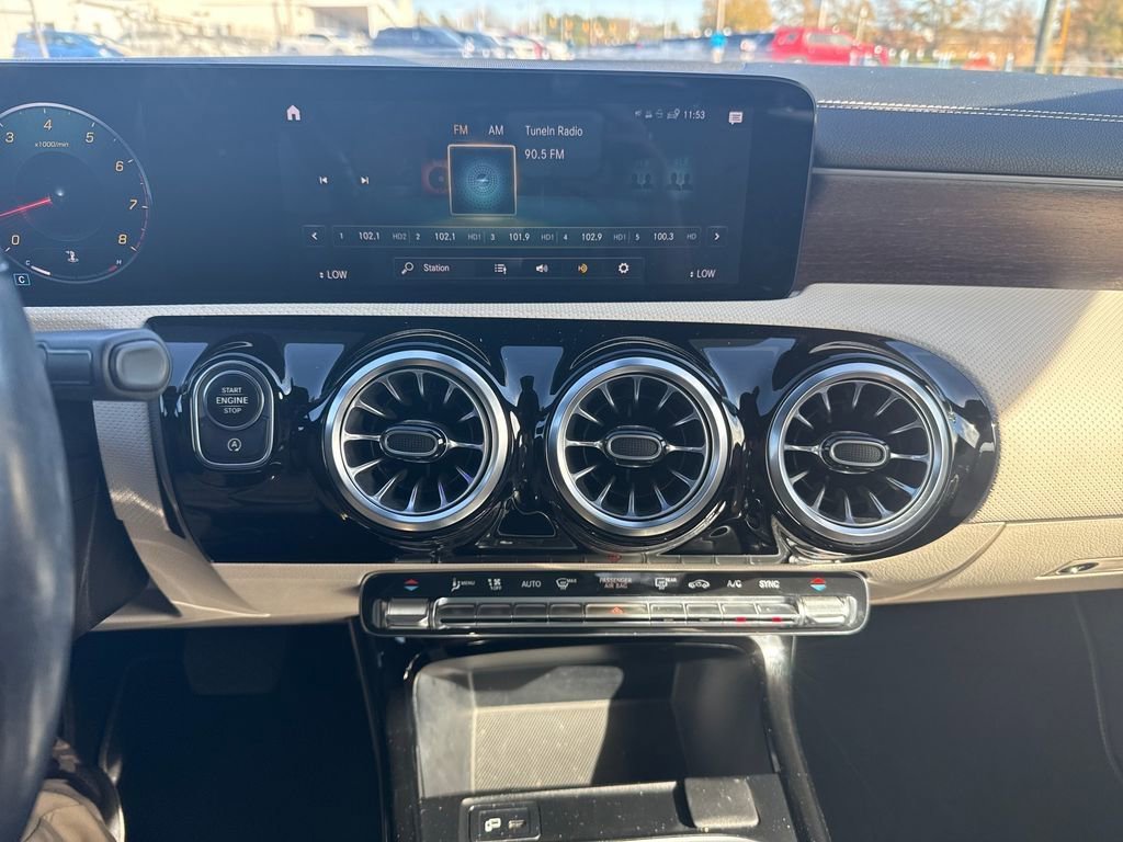 Used 2022 Mercedes-Benz CLA 250 4MATIC image 20