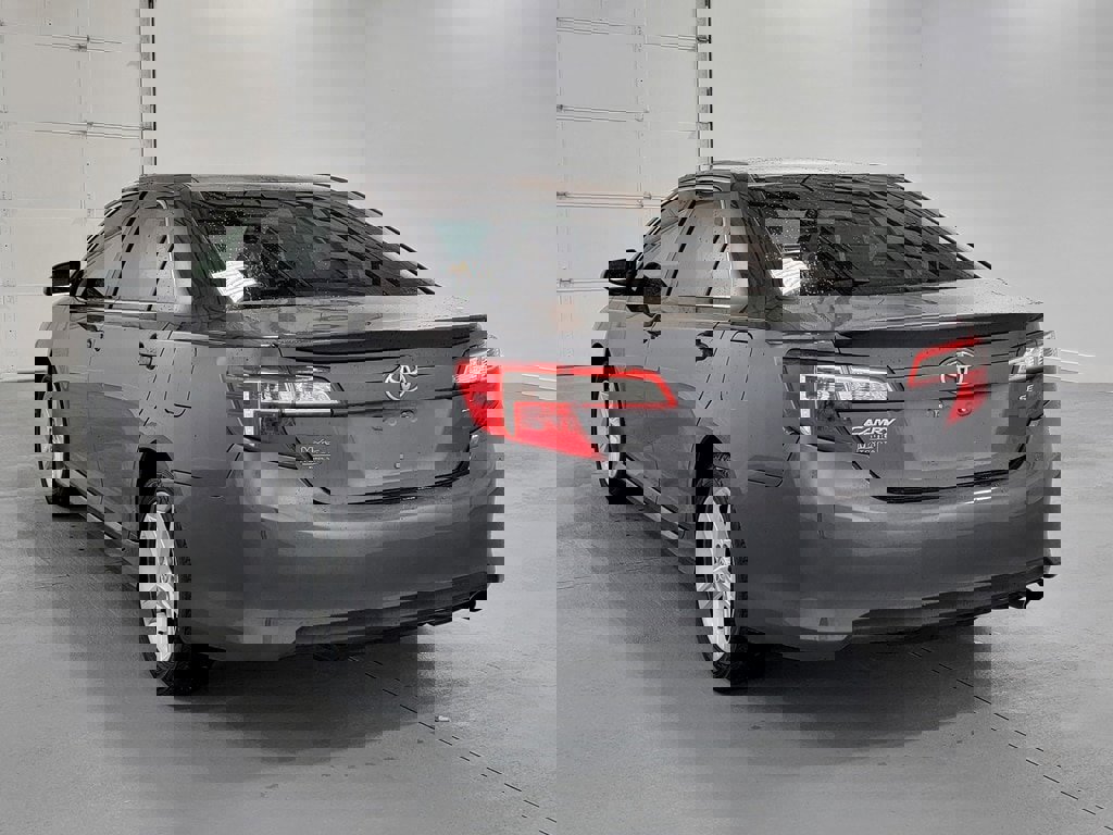 Used 2014 Toyota Camry SE FWD image 6