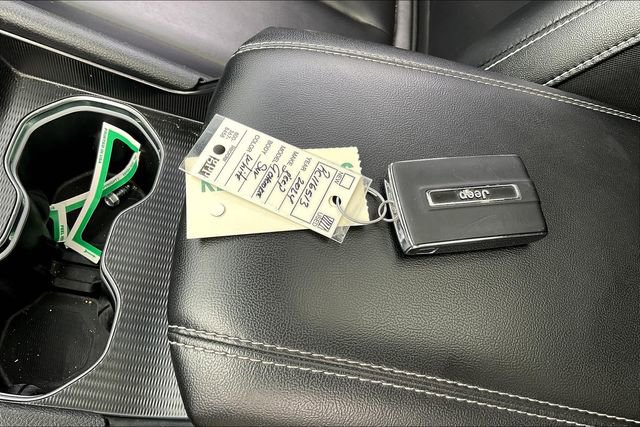 Used 2024 Jeep Grand Cherokee Limited 4xe image 12