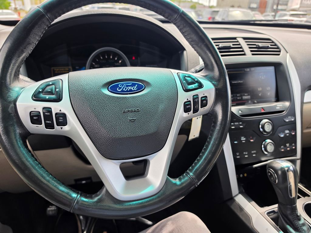Used 2012 Ford Explorer XLT AWD/4WD image 17