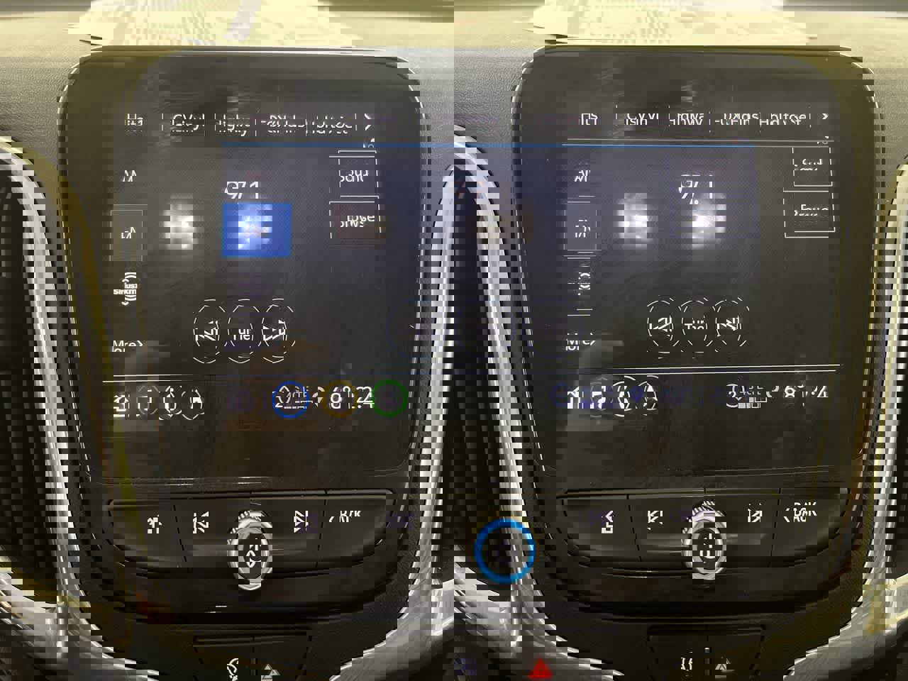 Used 2023 Chevrolet Equinox Premier image 18