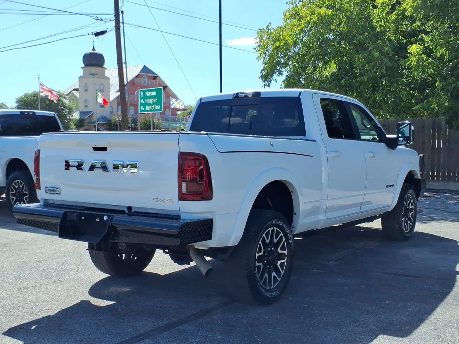 Used 2025 RAM 2500 Limited AWD/4WD image 12