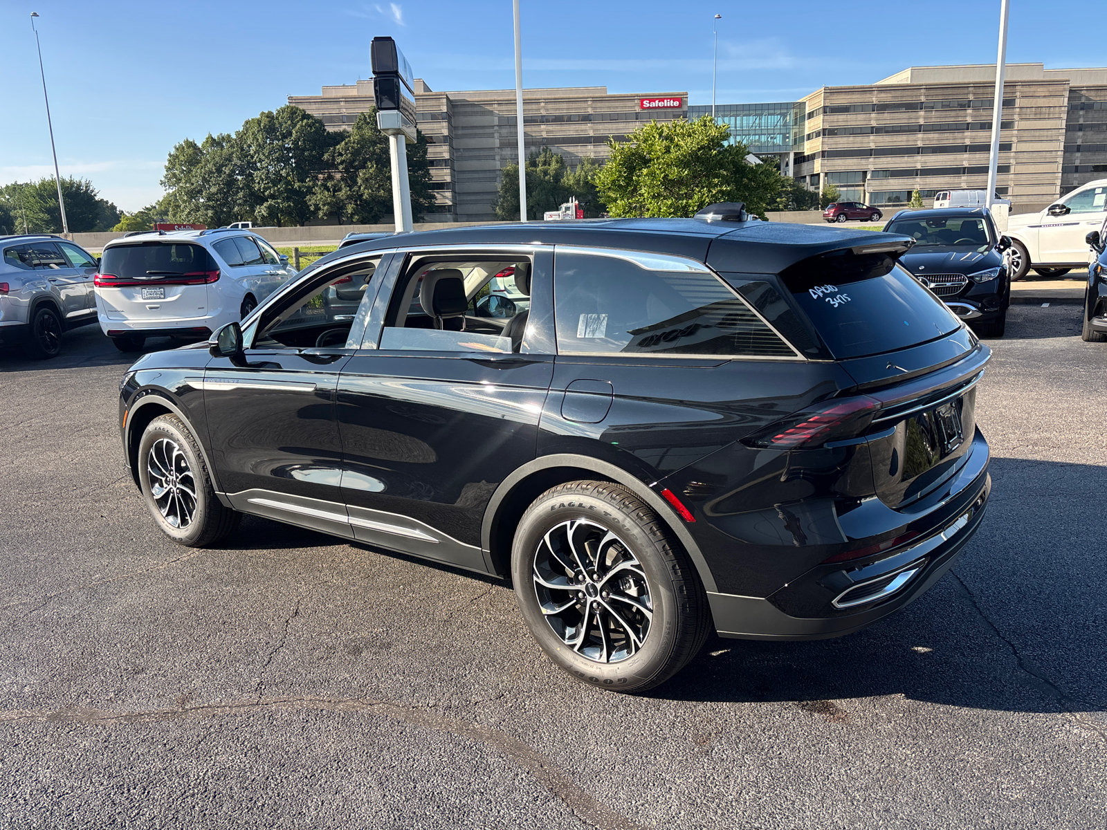 New 2026 Lincoln Nautilus Premier w/ Equipment Group 102A AWD/4WD image 5