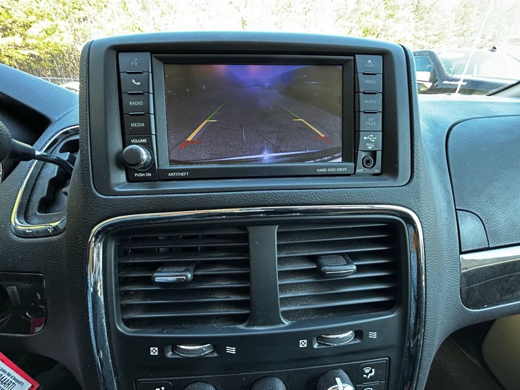 Used 2019 Dodge Grand Caravan SE image 16