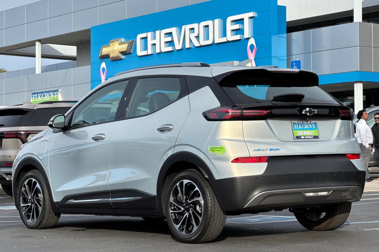 Used 2022 Chevrolet Bolt EUV Premier w/ Super Cruise Package image 5