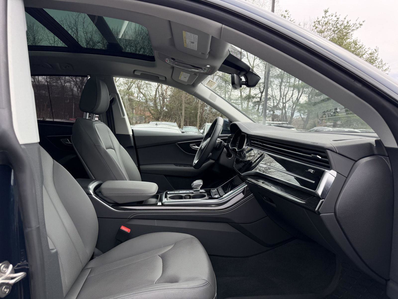 Used 2025 Audi Q8 Premium Plus w/ Premium Plus Package image 15