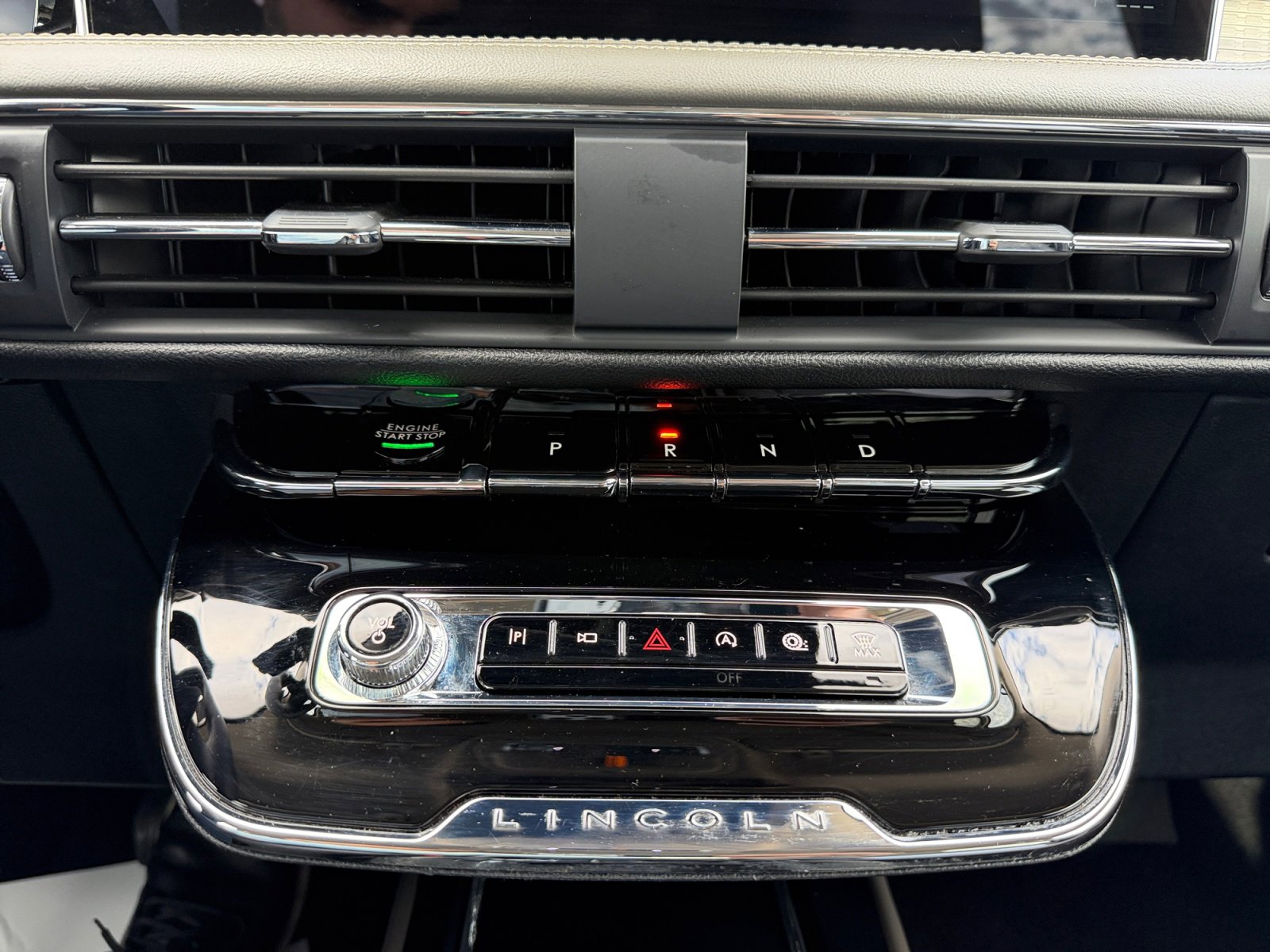 Used 2024 Lincoln Corsair FWD w/ Equipment Group 101A image 11