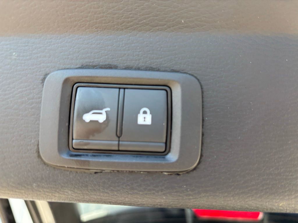 Used 2024 Mitsubishi Outlander SE image 35