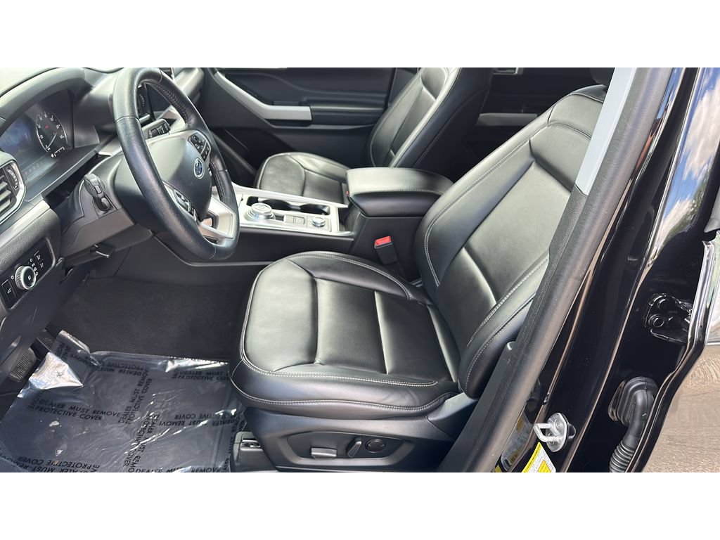 Used 2024 Ford Explorer XLT w/ Equipment Group 202A AWD/4WD image 10